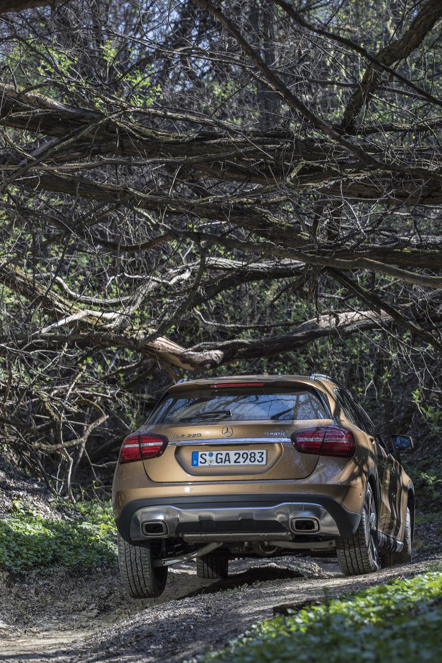  Mercedes-Benz GLA220 4Matic 2017 года  (WW) (фото 14 из 28)